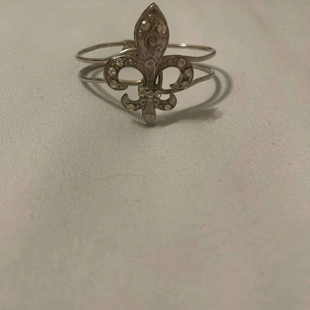 Fleur-de-Lis silver & crystal adjustable costume‎ Bracelet - Picture 3 of 3